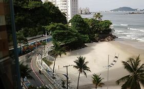 Apto frente praia Asturia Guaruja